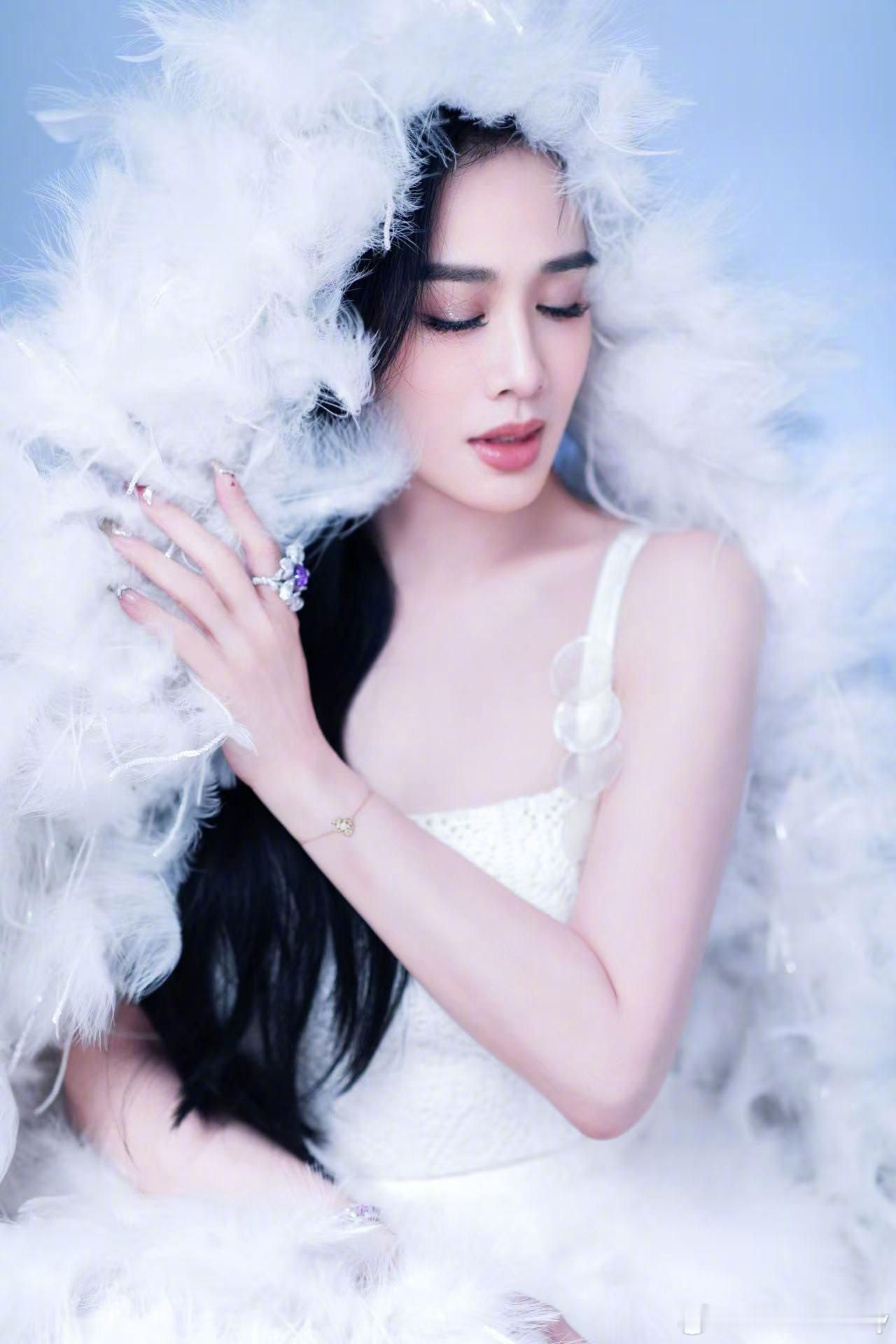 钟丽缇E人天花板钟丽缇跳舞也太带感了吧！一看就是练过的，动作利落又有劲儿～ 这精