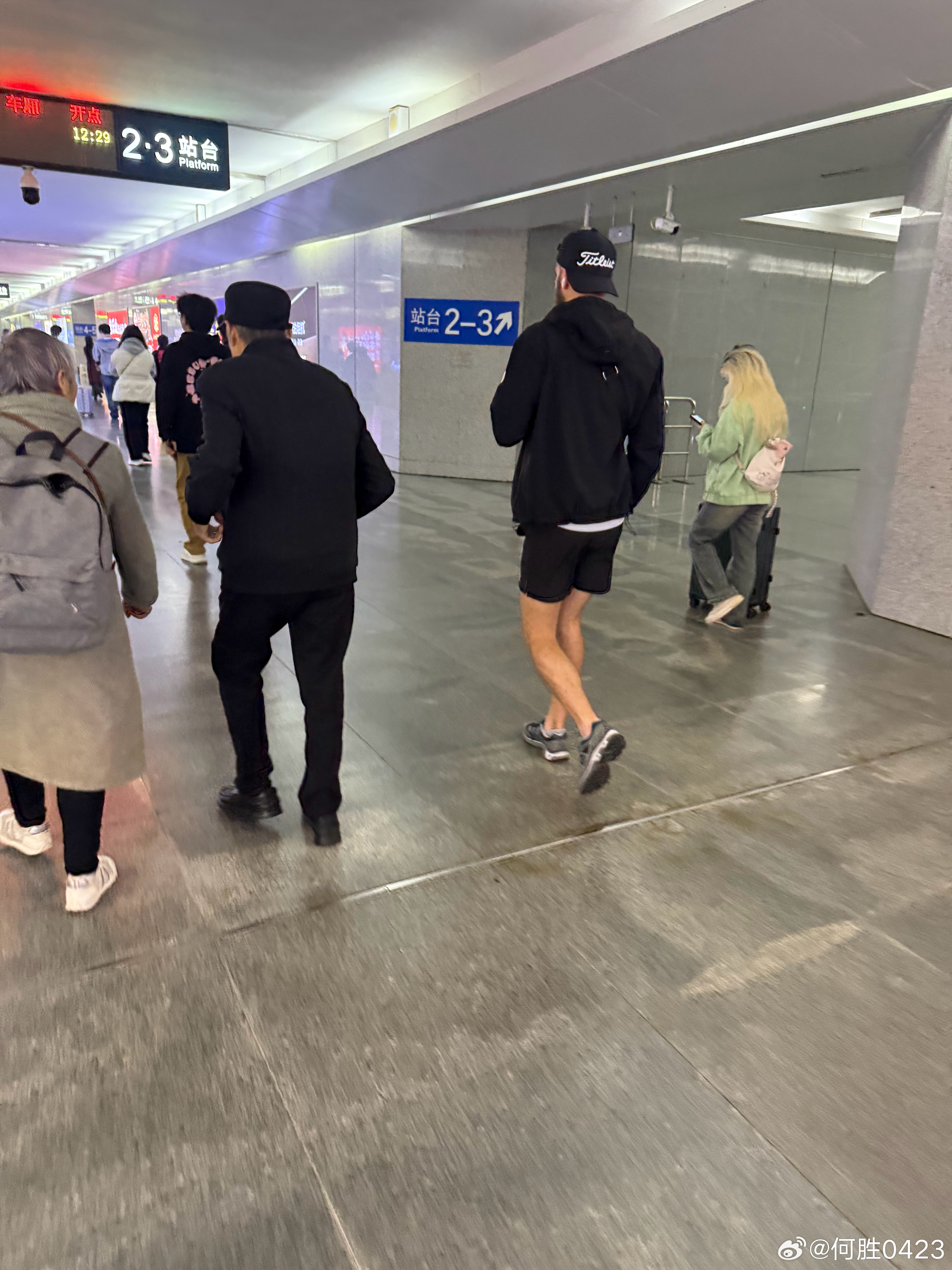 最近赶高铁怎么这么多人啊，经常都是无座，也不是节假日，也不是旅游高峰期，难道是经