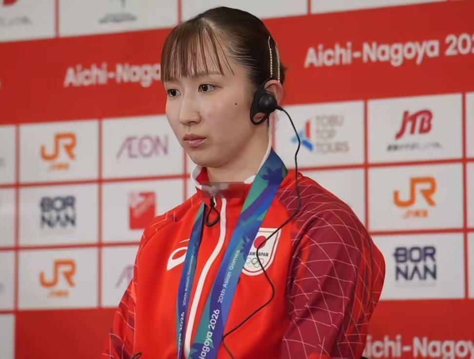 日本网友吐槽伊藤美诚是“累赘！”伊藤美诚回复说：“她们都输了，凭什么说我是累赘？
