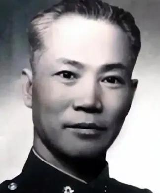 1943年，陈诚给古鼎新发密电，要他除掉上司王劲哉，古鼎新拿到密电后，拿给王劲哉