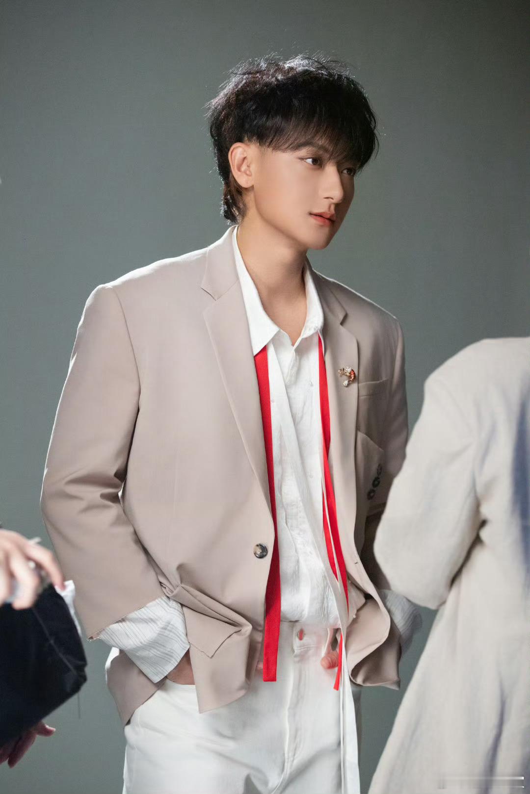 黄子韬给榕江灾区捐款500万 500万捐款，是黄子韬对榕江灾区沉甸甸的牵挂！在公