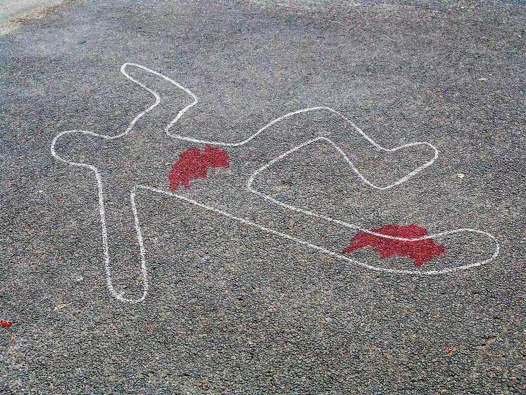 《送错快递赔上性命：30岁快递员被刺身亡，谁该为这场悲剧负责？》

“只是送错了