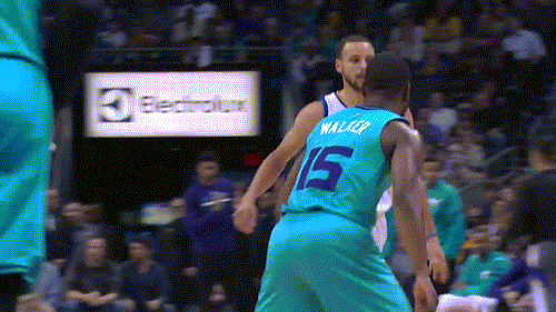 库里的一个晃头过人。库里 脚踝终结者训练营