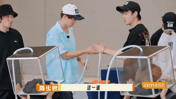 这次的“生化攻击”挑战真的太过瘾了！蒋敦豪成为了受害者，李耕耘想换个头来逃避挑战