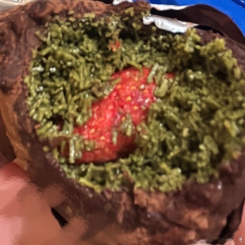 奇妙日一个俱乐部老板带来了很多这个迪拜巧克力曲奇分，因为太美味了去复购了，俱乐部