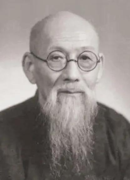 1931年，浙江省主席张难先被指控贪污受贿，蒋介石特派宋美龄前往调查，没想到，竟