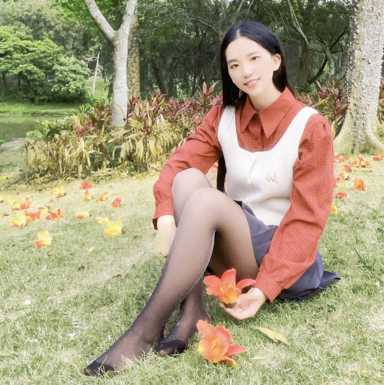 过膝袜 户外纯欲风 丝袜穿搭 学院风甜系少女穿搭 百褶裙少女