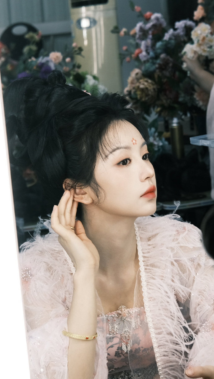 田曦薇播音第一的含金量 终于等到她用原声了！《子夜归》里那句台词，声音软乎乎的却