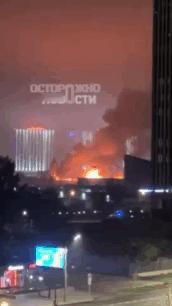 胜利日阅兵结束不久，莫斯科一处建筑就发生火灾，据报道，起火的是文化娱乐综合体，原