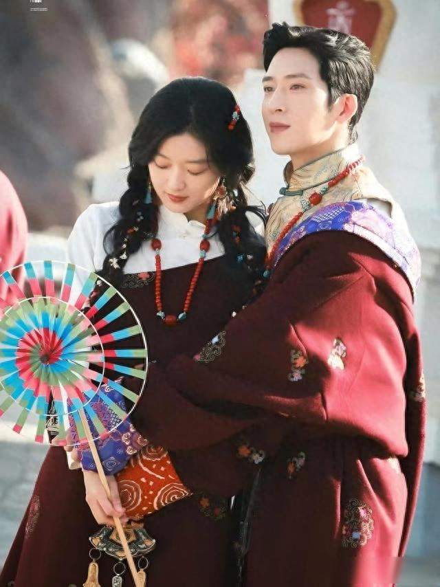 花絮比正片还好看？导演喊“再亲一下”，井柏然孙千的反应绝了