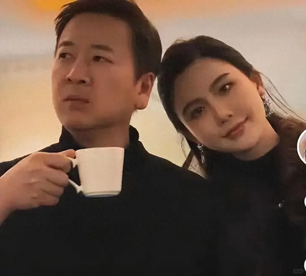 赖文峰在服刑期间，杨钰莹迫于压力没去探望赖文峰，这对当时的赖文峰来说，心里是很难