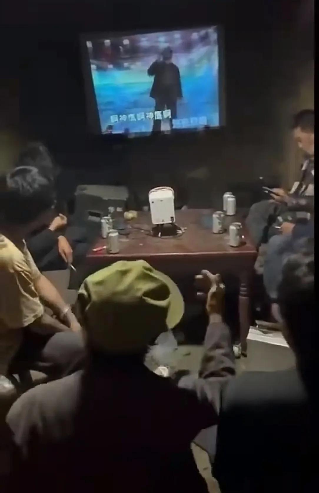 男人的要求就是这么简单，只要跟朋友一起，做什么都开心。
不用精心规划什么高端项目