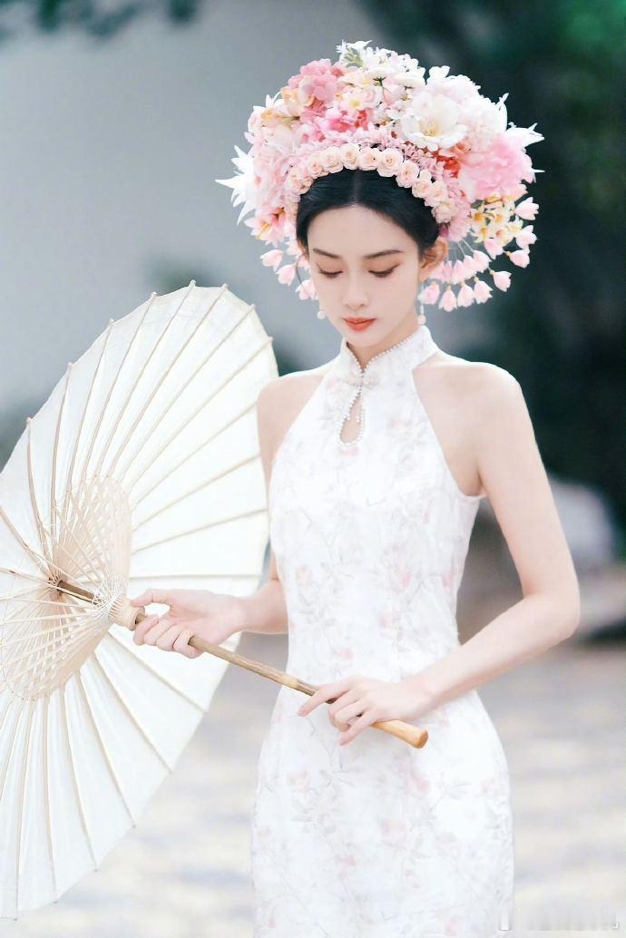 中秋佳节，随孟子义探《九重紫》奇境，领略跨越时空的甜蜜浪漫。 ​​​