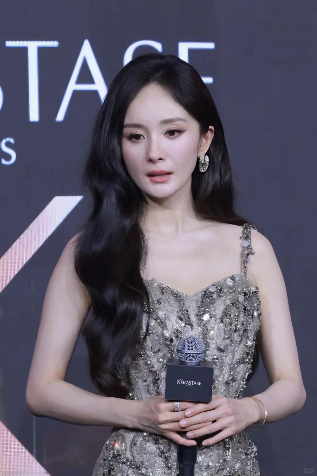 迟蓬提金鹰女配，我忍了，秦海璐提女配了，我也忍了，可我忍不了的是，《生万物》作品