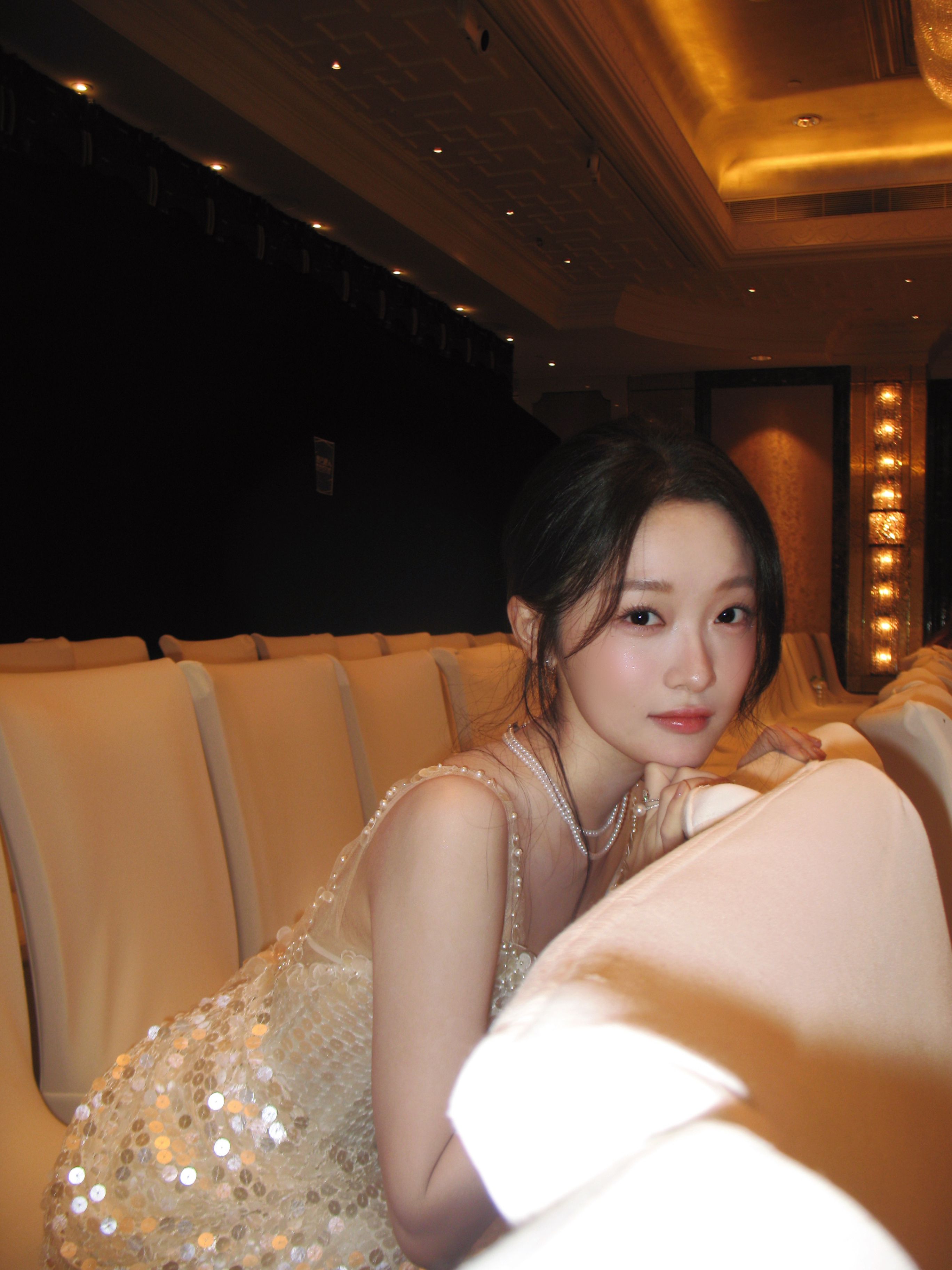 大学生勇闯红毯内心os……非正式跨年派对小雨点滴滴