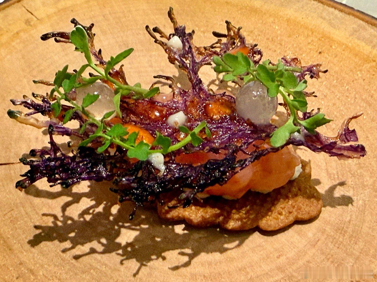 Levo，日本金牌店。这家是富山县的名店，用西洋做法料理富山特产，水平极高。说菜