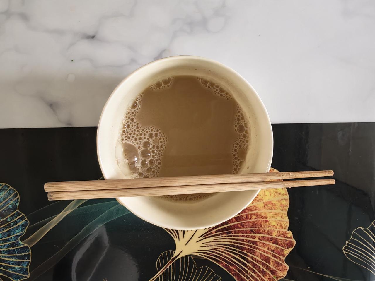 滋补自己
坚持食疗与适度锻炼
上午来半碗八珍粉
健脾胃去湿气
五分钟靠墙站
塑型