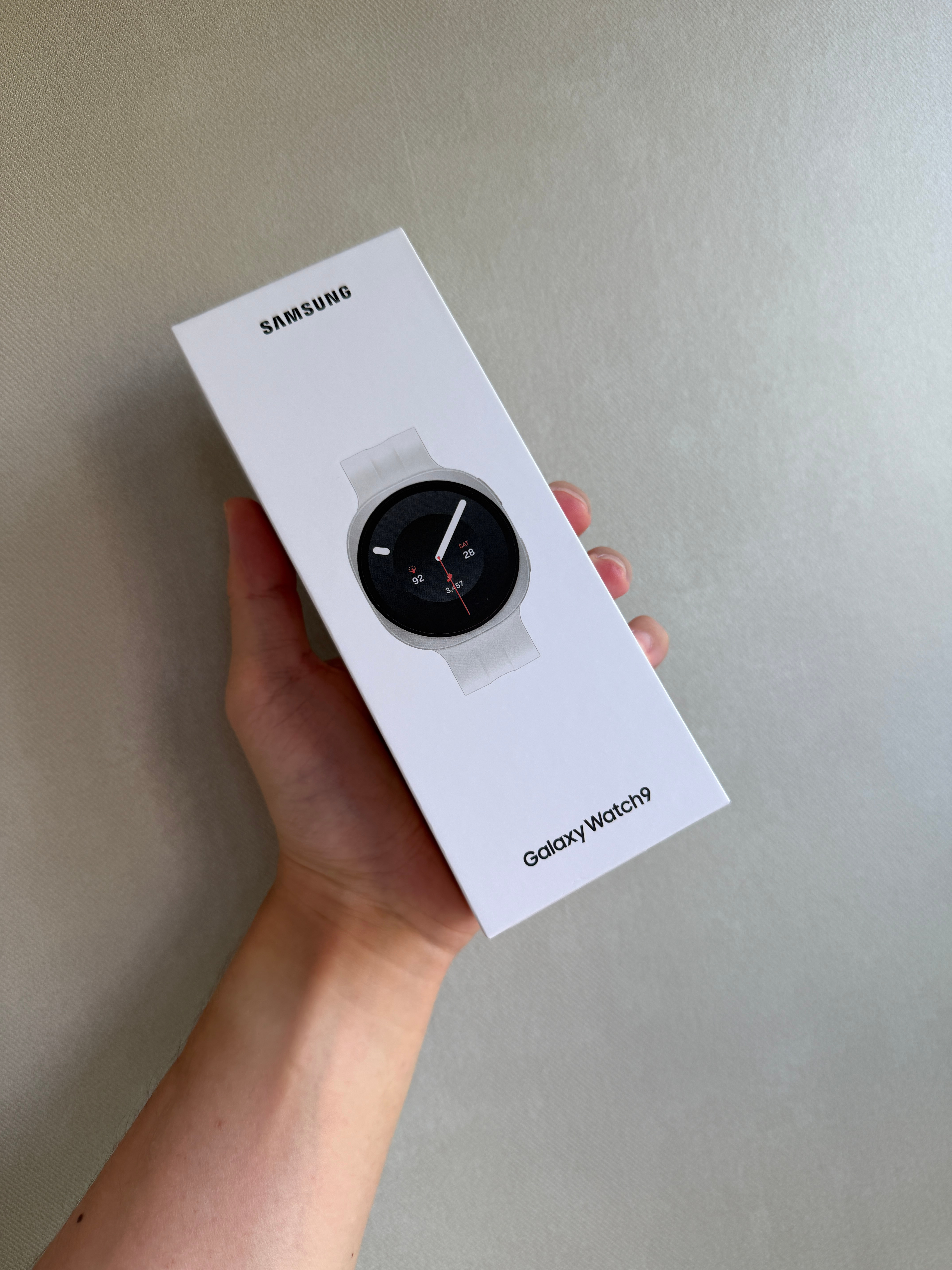 带着带着就习惯了[doge]正好我今天换新手表三星Galaxy Watch9后面