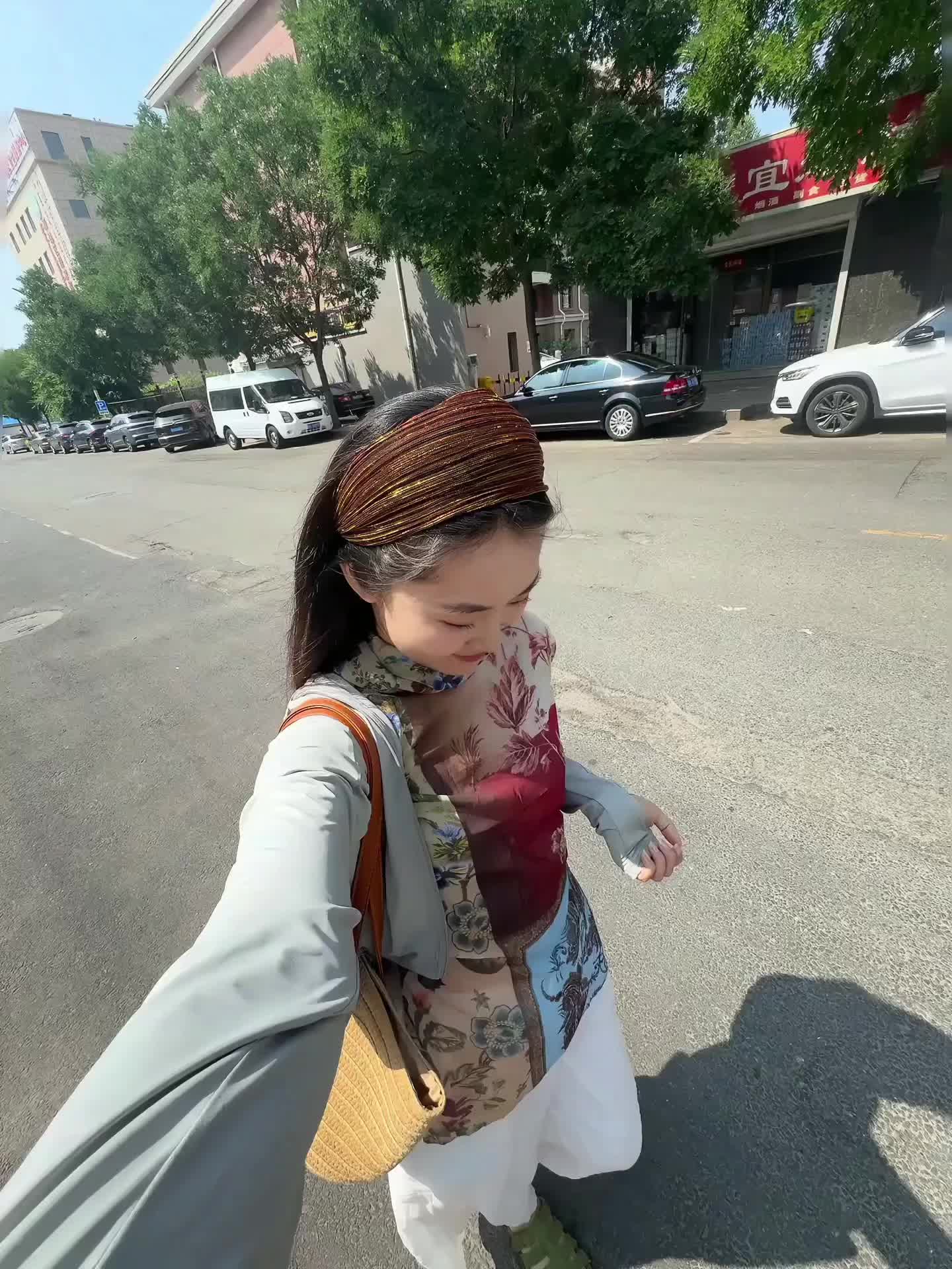 心中若有凌云志 何惧天关万道难