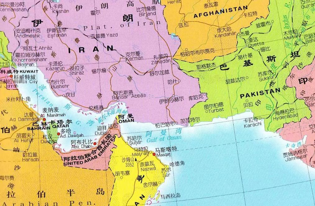 美国这回遇到硬茬了，伊朗核武器还不如一条海峡管用，特朗普都扛不住！
伊朗战争已经