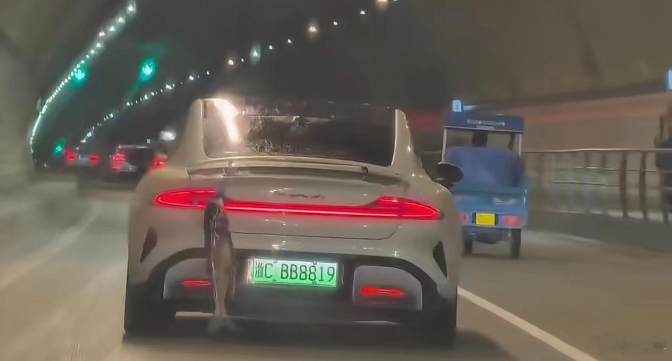 为什么不装到前备箱。