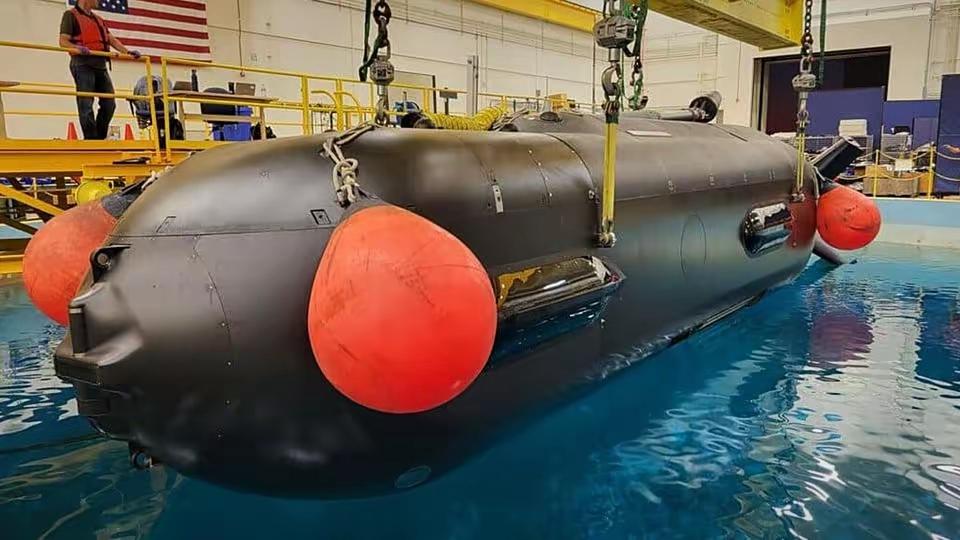 1. 日本或用无人潜航器威胁中国军舰：乌克兰用几十万美元无人潜航器袭击俄潜艇（视