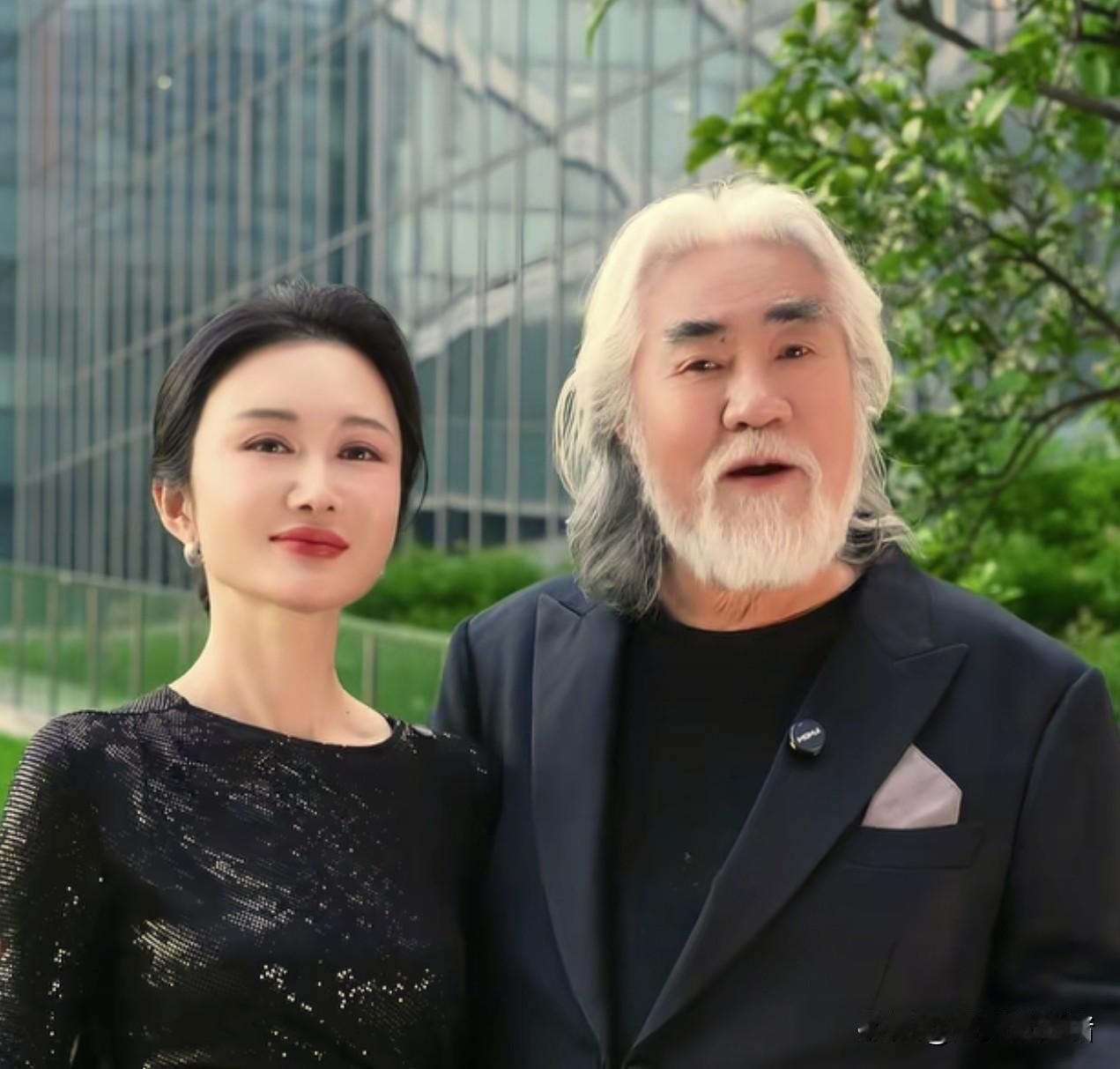 我严重怀疑，
杜星霖之所以44岁还愿意给张纪中拼五胎，
不是她有多爱孩子，也不是