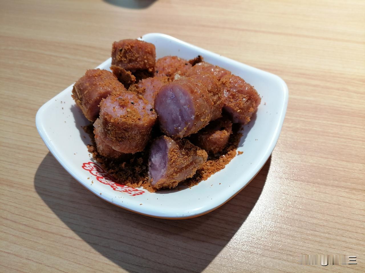 身份证不小心被我弄丢了，我要去补办一个。

昨天去银行办事，我记得身份证拿回来了