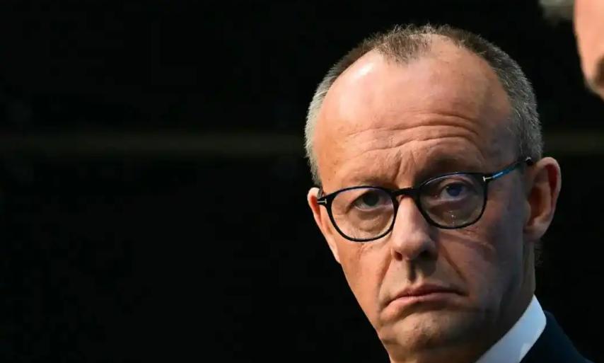 德国总理默茨在接受采访时说：“美国有3亿人口，而世界人口有80亿。77亿人不生活