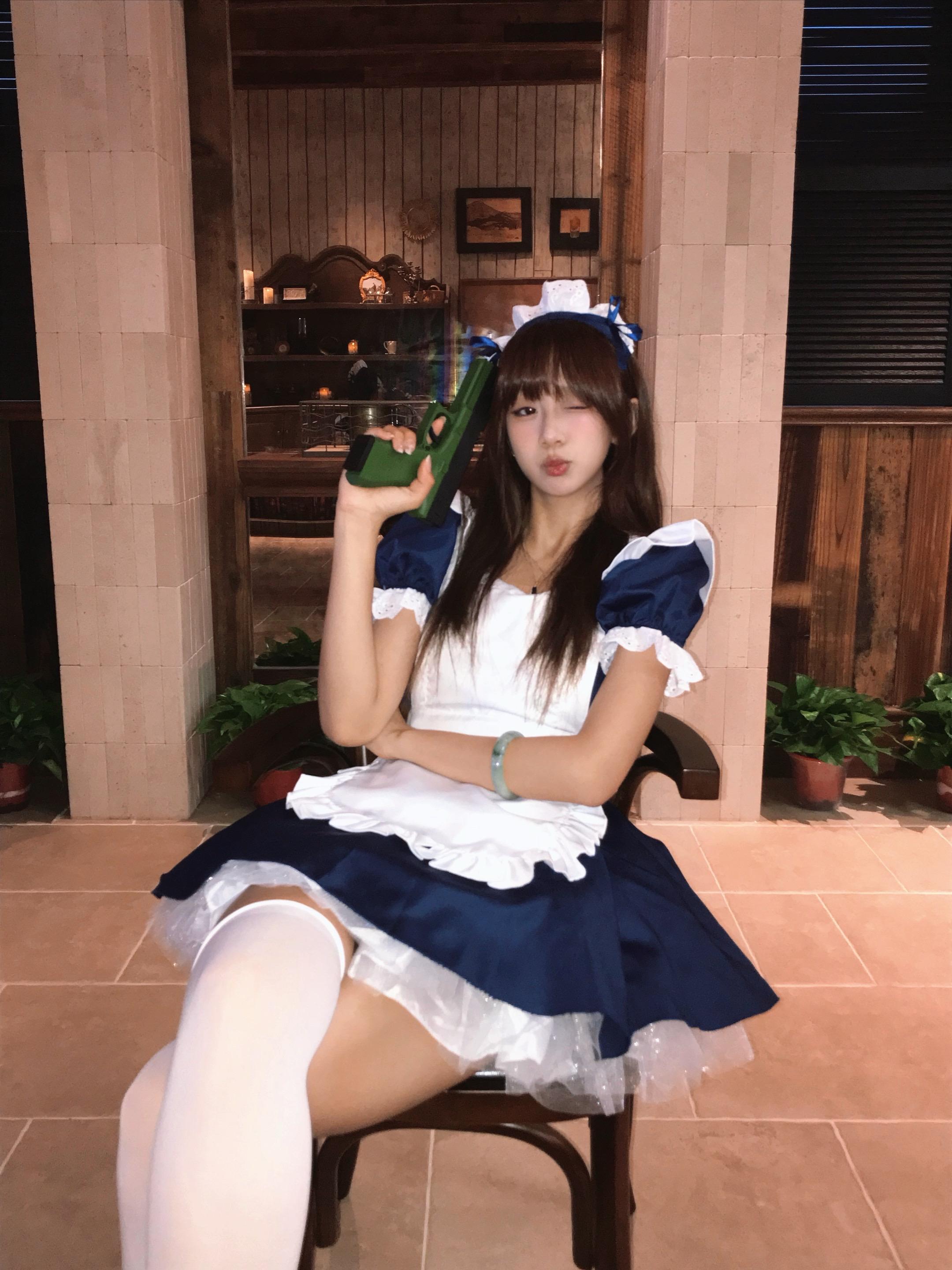 即使我某天征服了整个天下，我也只想蹲下亲吻哥哥的脸