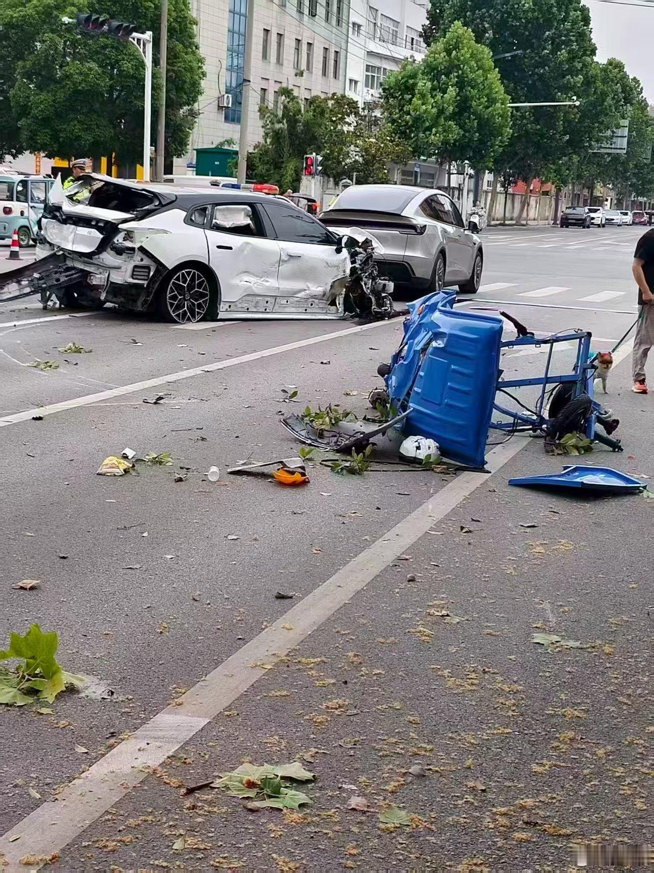 抓到了，醉驾，年轻人，怎么判？！两环卫工被撞身亡系一对夫妻警方通报醉驾致2名环卫