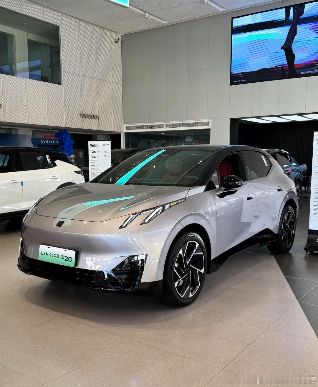 🚗领克Z201️⃣颜值内饰太顶了：这车内饰精致感绝了，氛围灯一开，晚上开车小氛