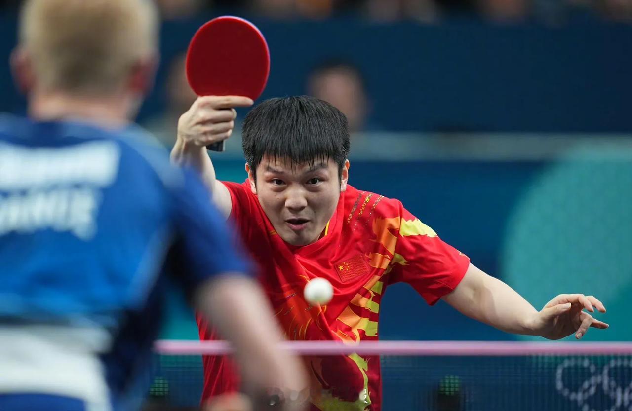 樊振东11-9拿下第三局，大比分2-1反超莫雷加德  。高空乒乓真的太绝了。就是