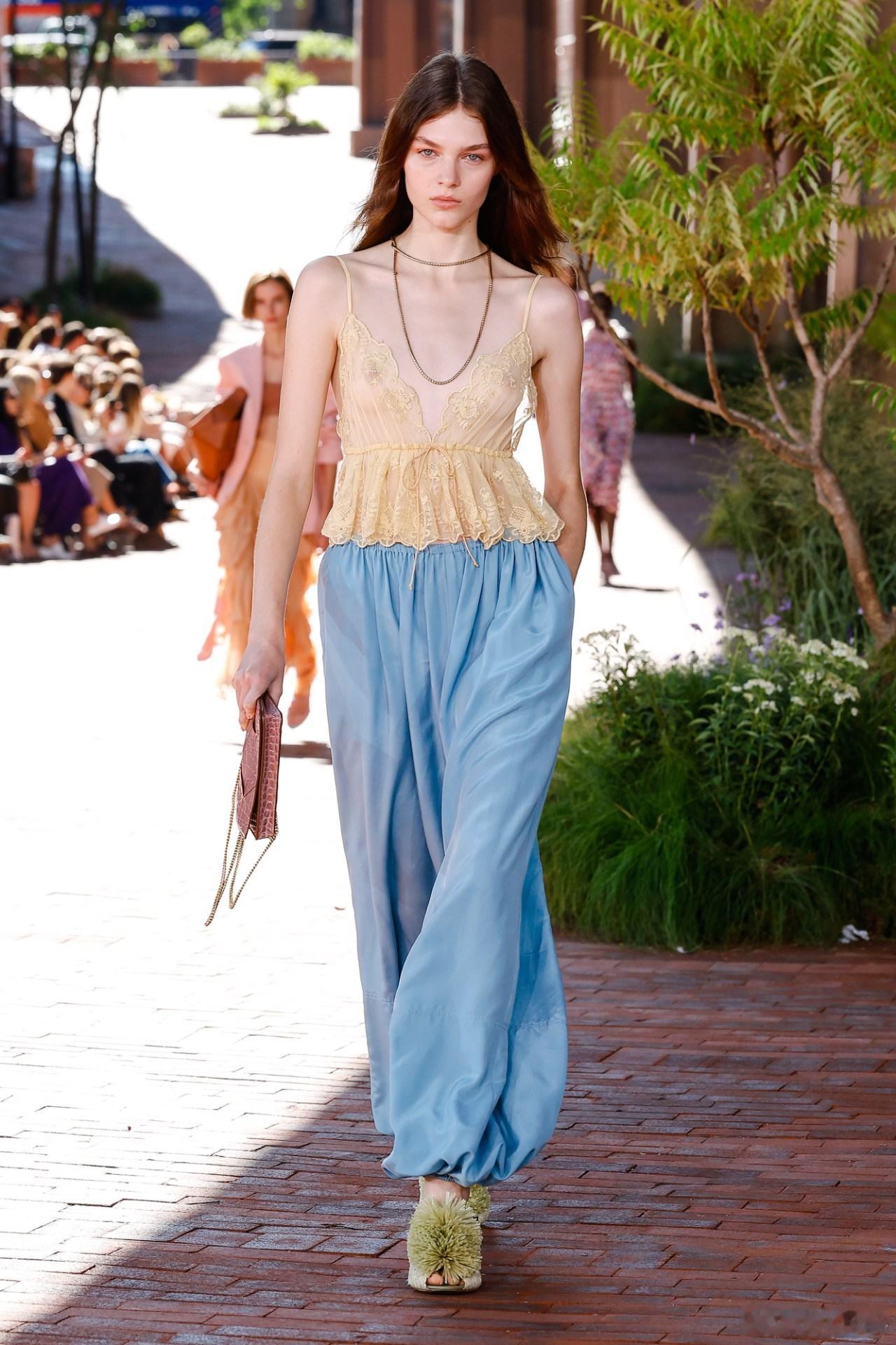 runwaynyfw20272027春夏时装周 Ulla Johnson Spr