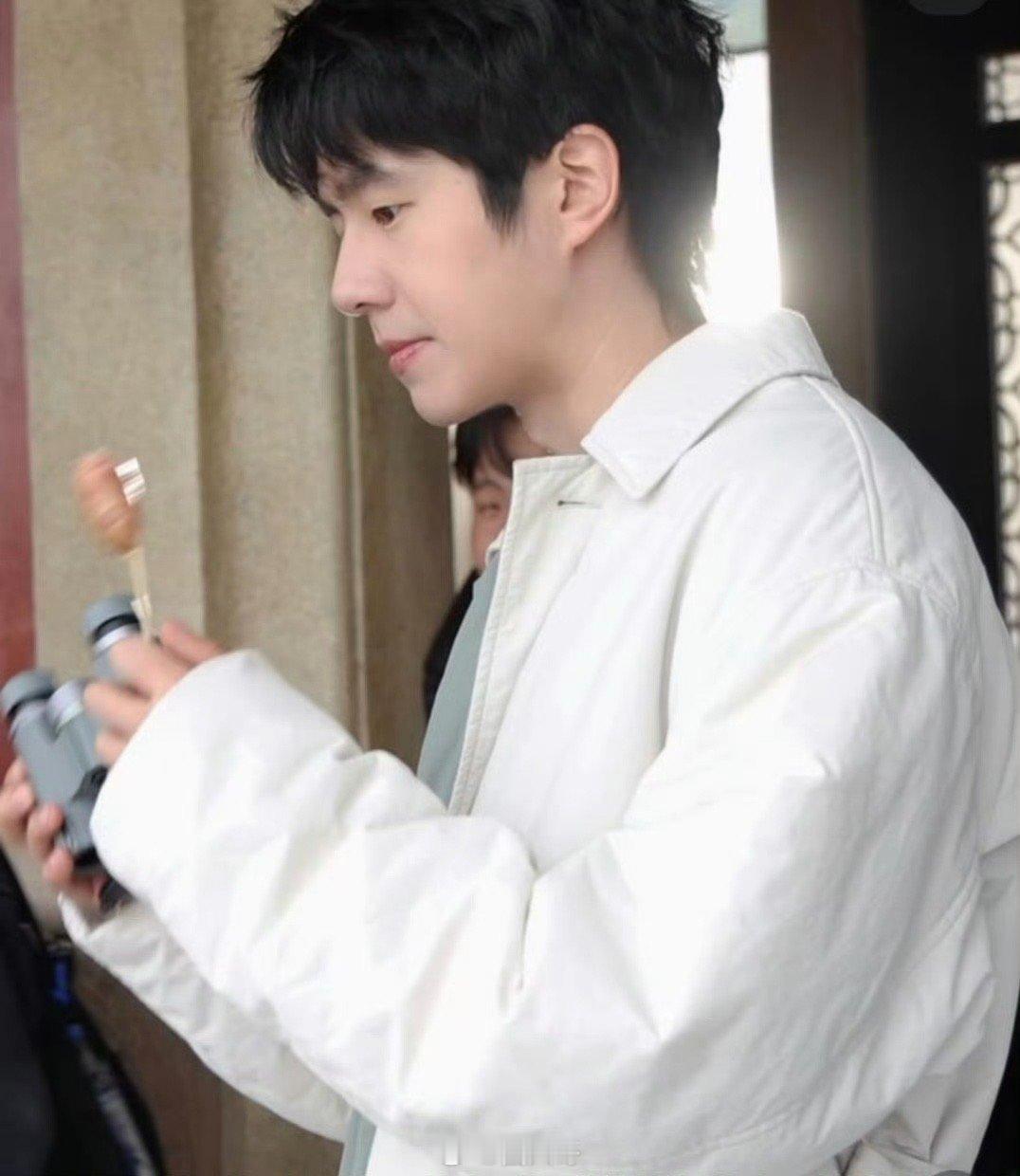 网传刘昊然李宛妲合作小船三年又三年哇塞。内娱的cp又要上新了啊。刘昊然、李宛妲合