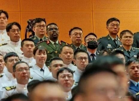 索马利兰军官 来台深造

赖清德昨天（7日）到桃园八德“防务”大学率真校区，参加