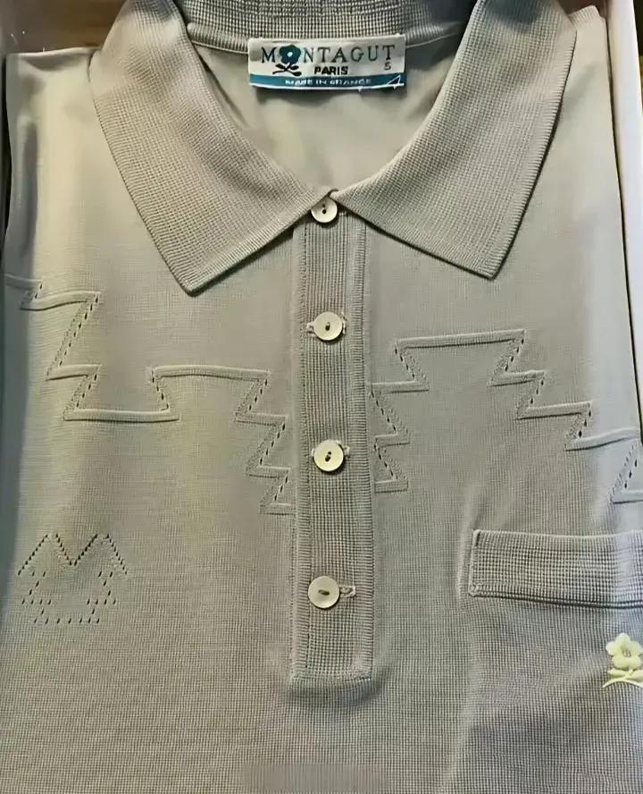 当年曾经入手一件这样的T恤，号称冰丝的清凉舒爽，实际穿上又热又难受！[捂脸]