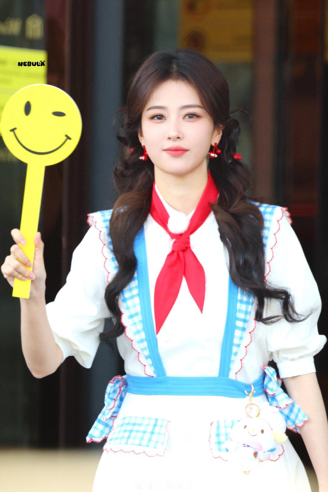 白鹿小厨娘萌萌哒的白鹿，黑子麻烦去补点课把，白鹿这期奔跑吧人设是厨师，带的是学徒