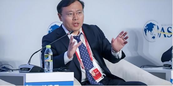 任泽平赴美考察后提醒：AI不是风口，是海啸！
从美国回来，我才明白马斯克说的“超
