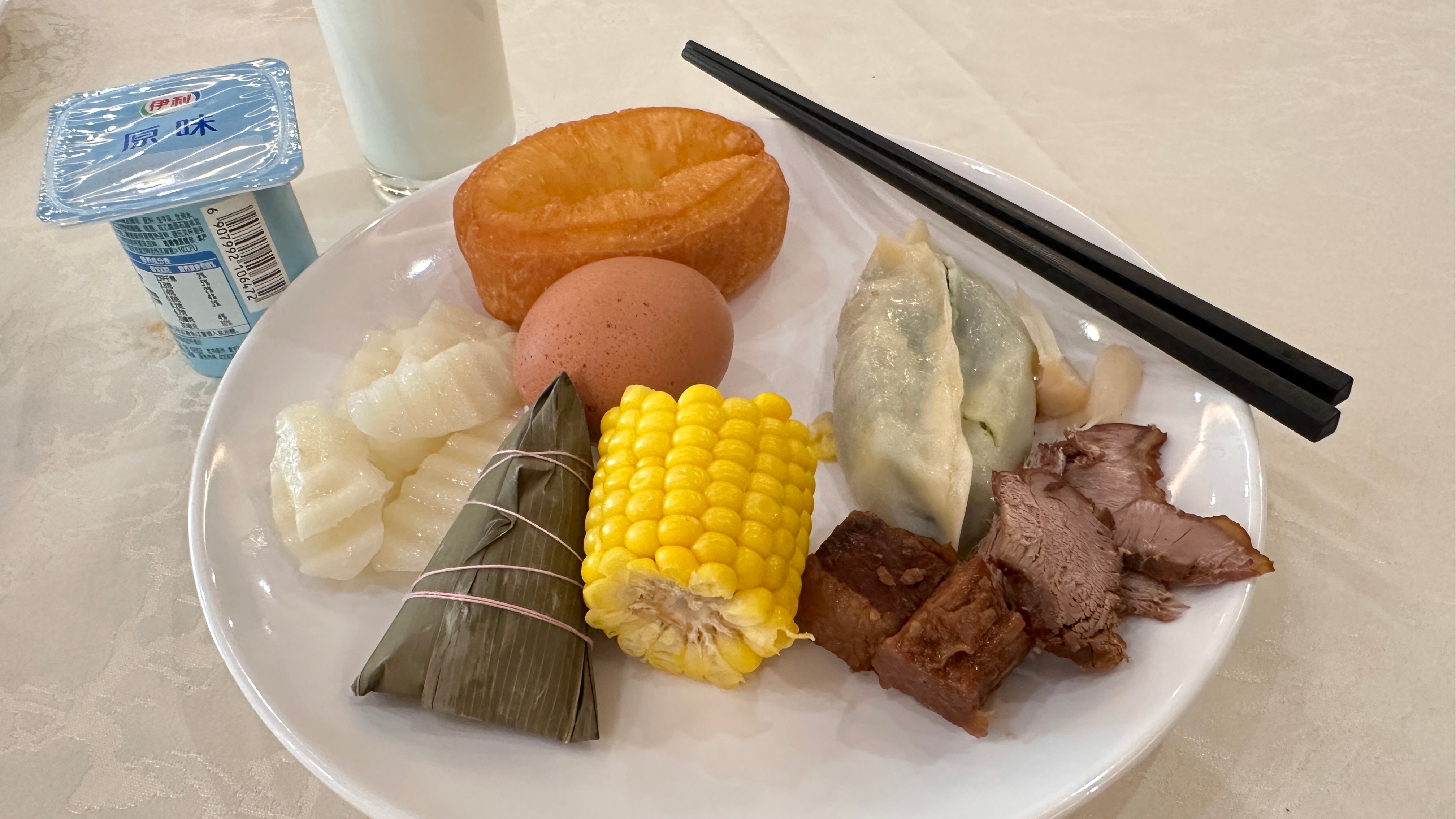 我的碳水早餐昨天晚上润润和奶奶在家我和队友去住酒店了，清静清静养孩子必须是接力赛