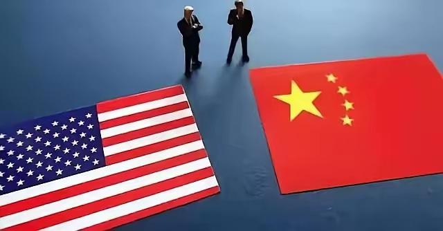 眼下，全世界都在看中美谁先撑不住。现在是中国有货卖不出，急着赚钱，美国是有钱买不