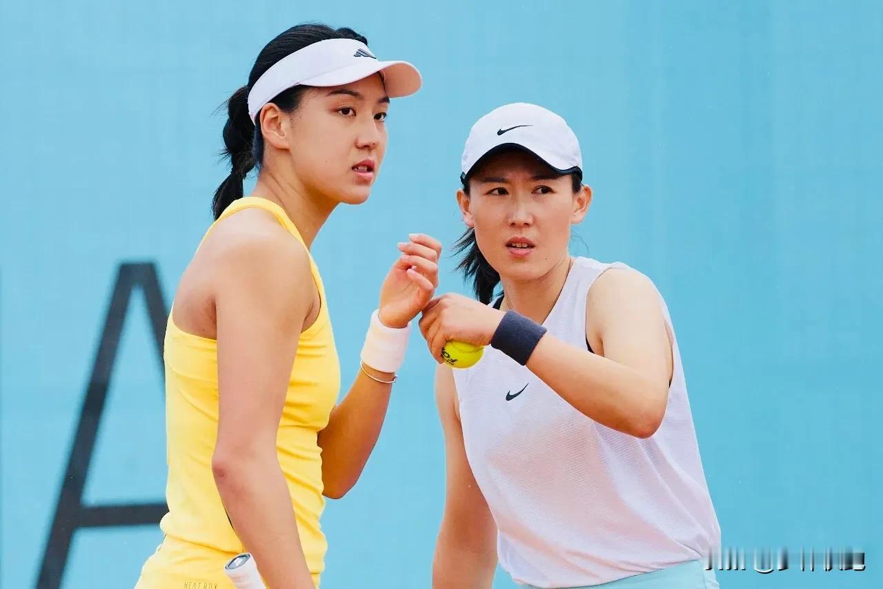 昨天女单输球的王欣瑜今日搭档郑赛赛继续进行WTA500🇩🇪柏林站女双第二轮的