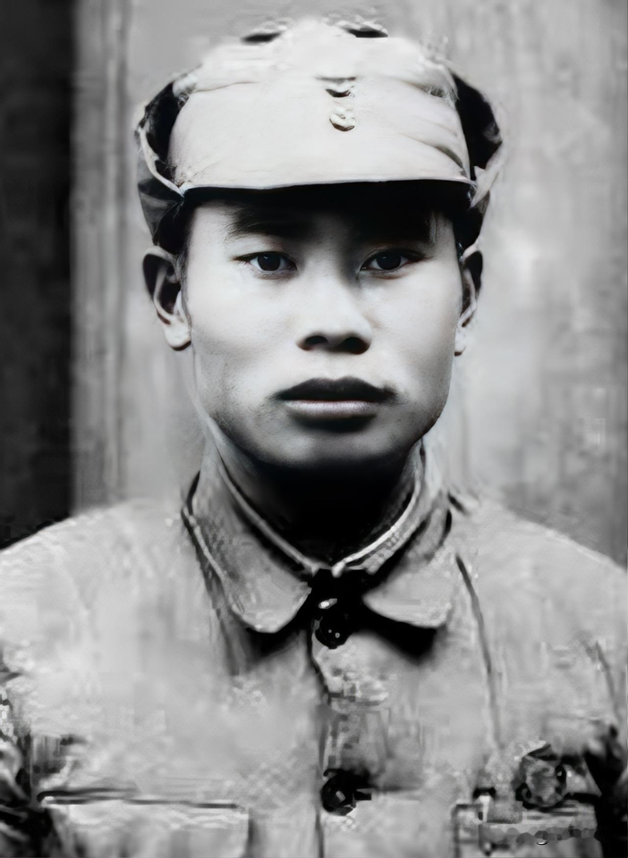 几乎打满全场的杨上将。
红军时期他指挥17勇士强渡大渡河。抗战时期115师685
