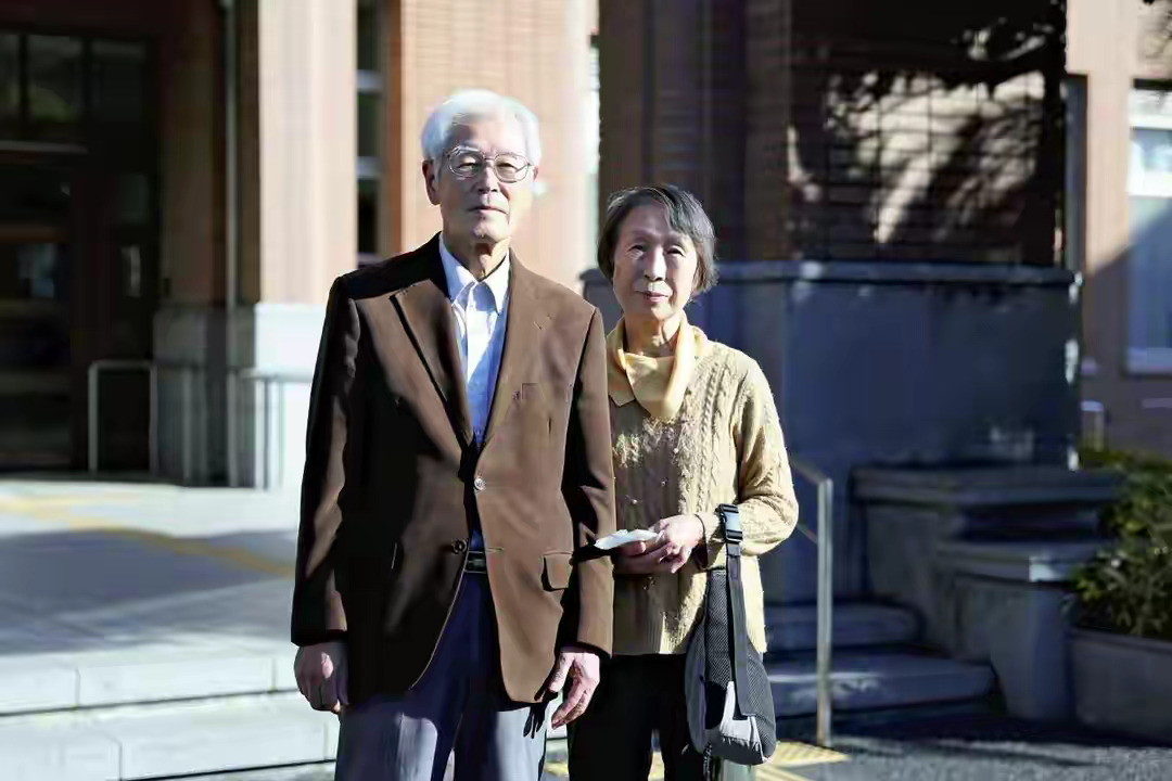 1992年，16岁日本留学生吉弘抵达路易斯安那州求学仅两个月后，前往一户他以为正