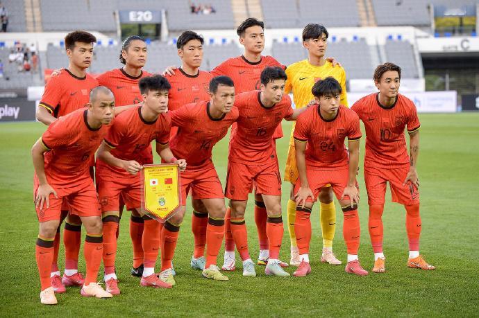 国足年终世界排名第93 国际足联公布了2025年年终国家队FIFA排名。国足世界