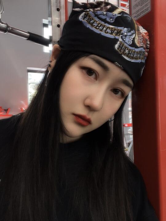 总🉐做些什么，来证明自己真真切切的活着