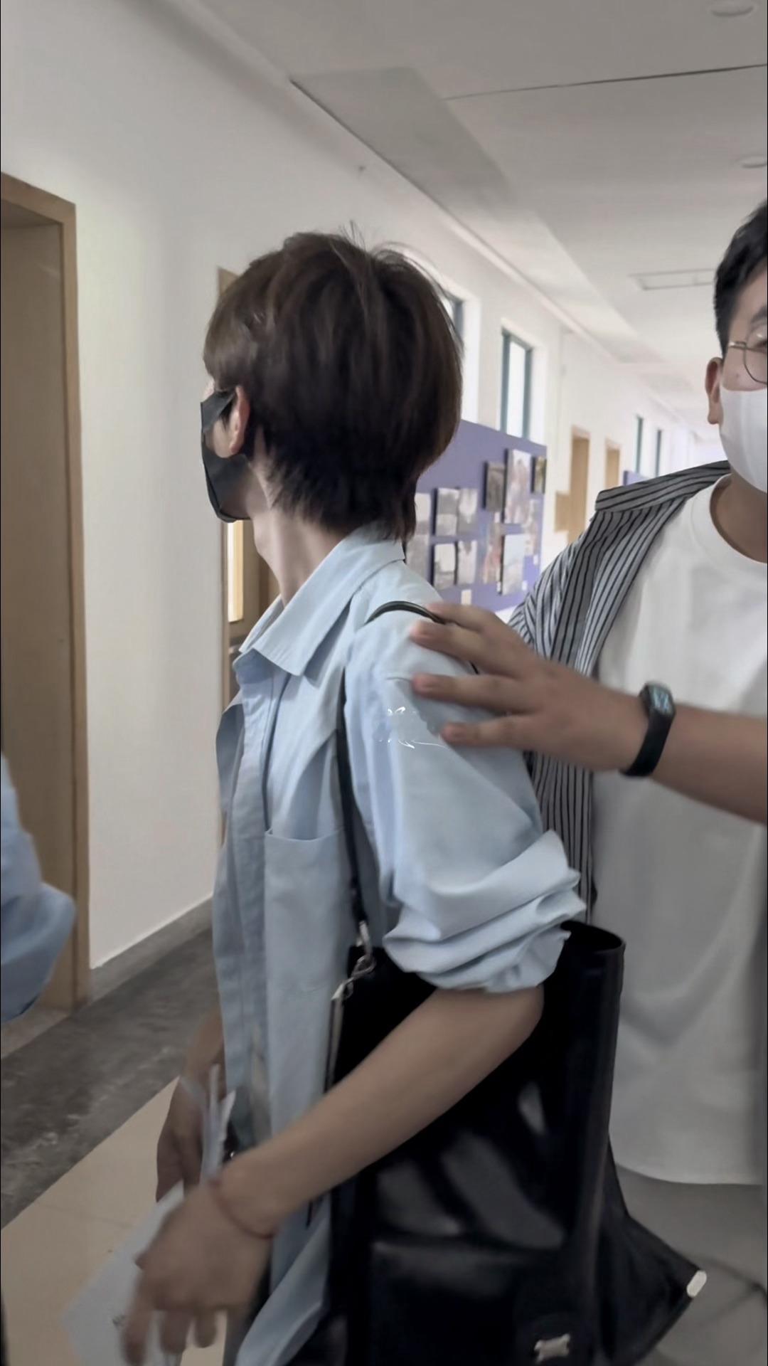 ta太萌了呀就这样被提走了 
