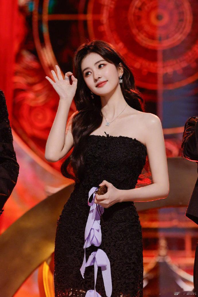 白鹿断案奇女子李佩仪 白鹿携李佩仪登陆好六！探案游戏超有梗，《唐宫奇案》+综艺双