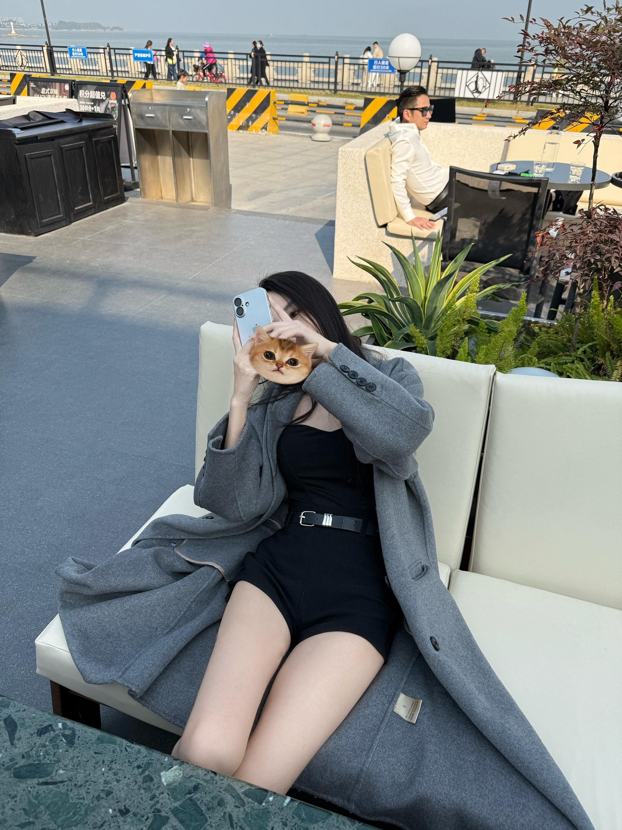 亲手折断的玫瑰还问它为何枯萎