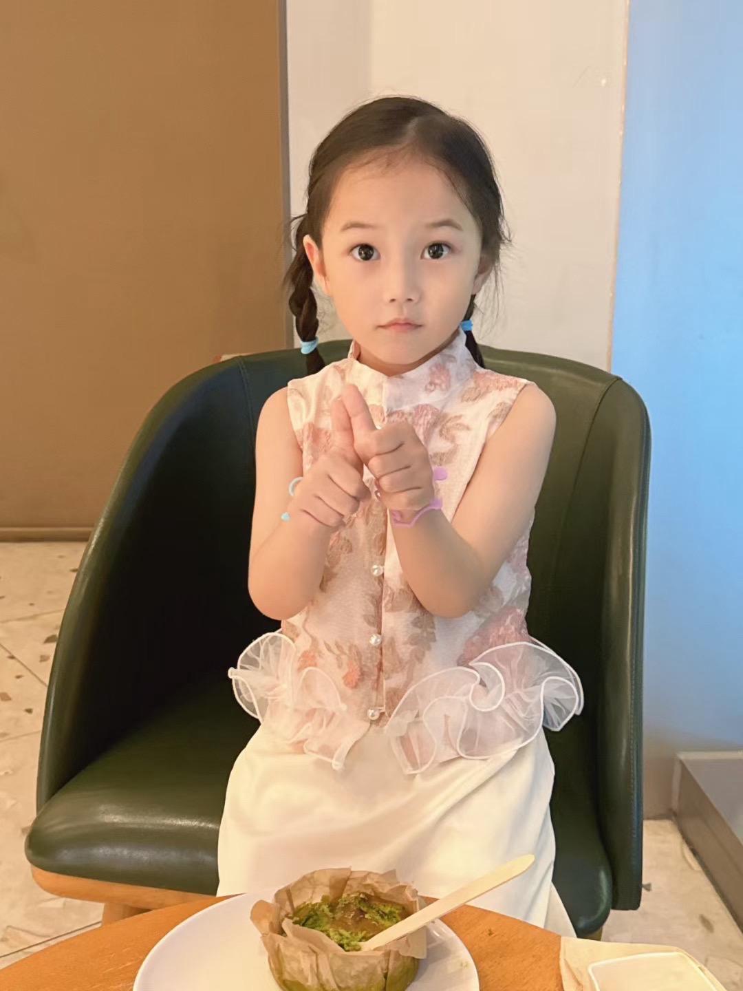 算了，和你们没有女儿的说不清楚……